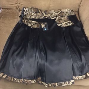 Black elegant skirt